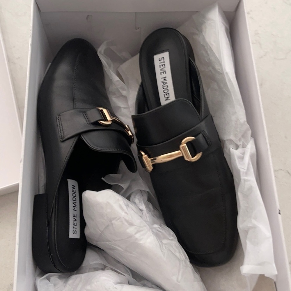 Steve Madden slip on loafer
